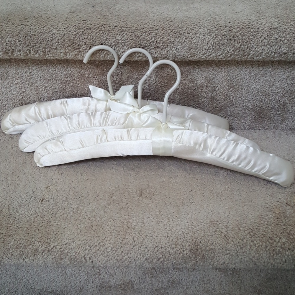 3 Pack Dress Hangers with Bow